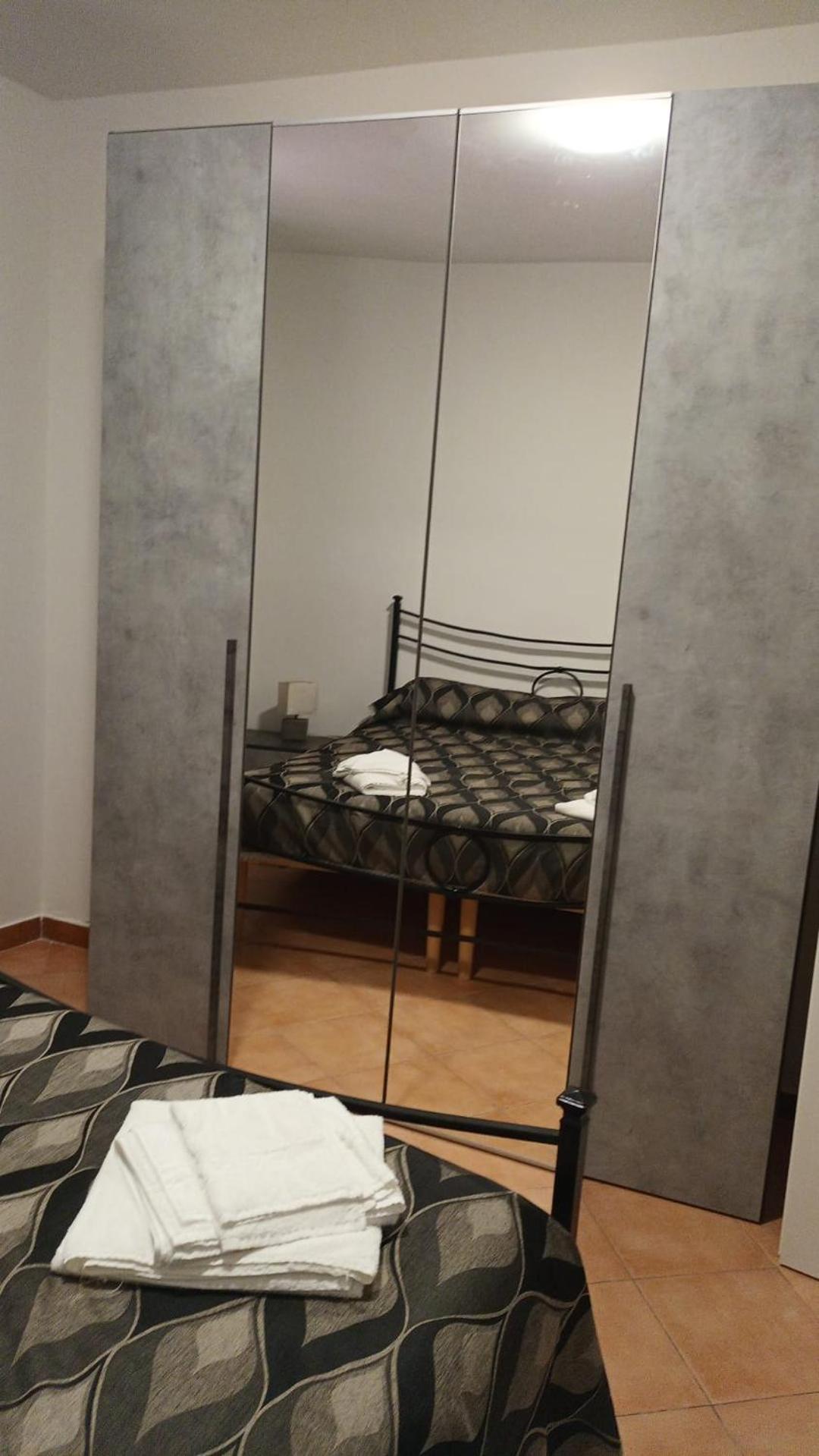 リヴォルノCasa N 2 Con Parcheggio Privato E Colonnina Ricaricaアパートメント エクステリア 写真