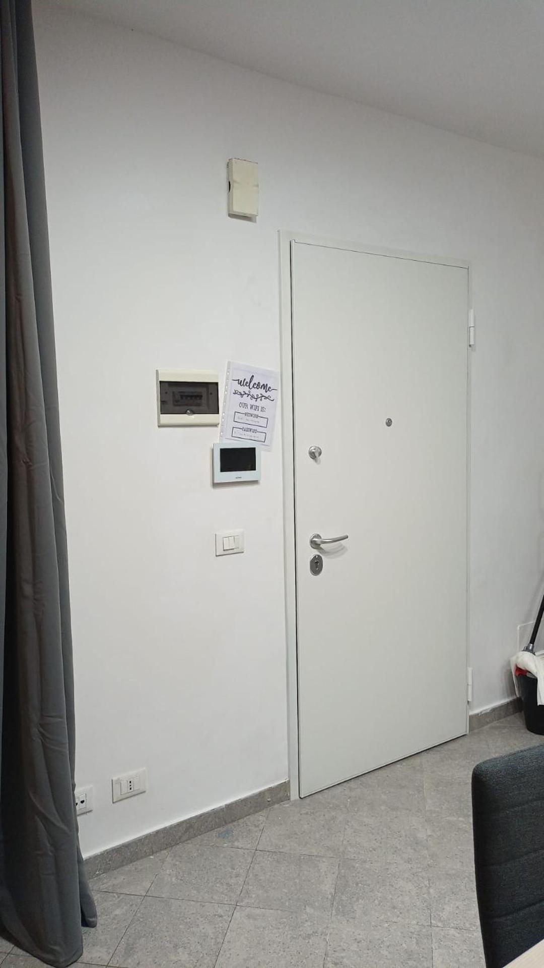 リヴォルノCasa N 2 Con Parcheggio Privato E Colonnina Ricaricaアパートメント エクステリア 写真